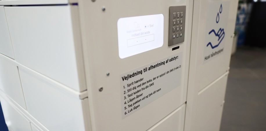 The parcel locker up close, where you can see instructions for use